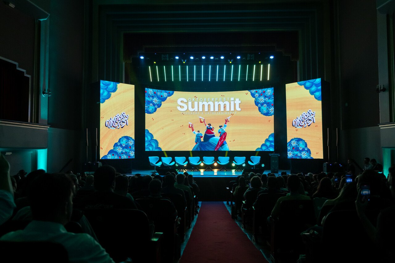 Oktoberfest Summit - foto