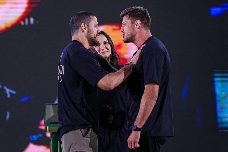 Nicolas Meregali e Glover Teixeira na encarada do Jiu-Jitsu do Spaten Fight Night 3