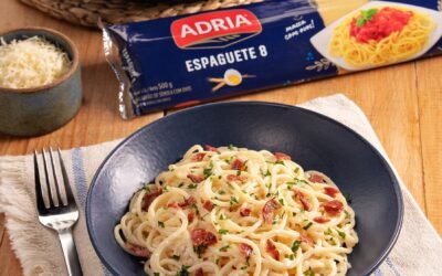 Espaguete com Molho de Parmesão e Calabresa