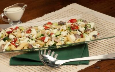 Salada de penne com sardinha
