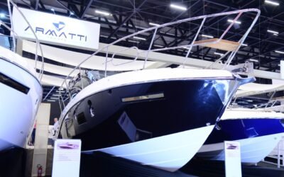 Lancha de luxo Armatti 390 Solarium: Conforto e Performance